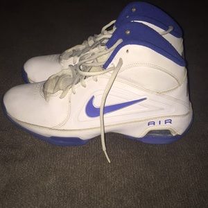 Boy’s Blue And White Used Nike Shoes